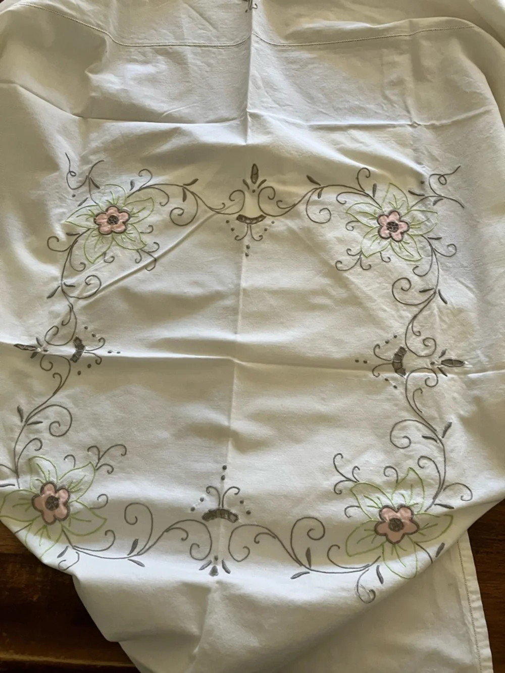 Vintage Dainty Embroidered Floral Design Table Cloth